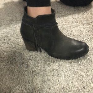 Miz mooz booties size 8.5